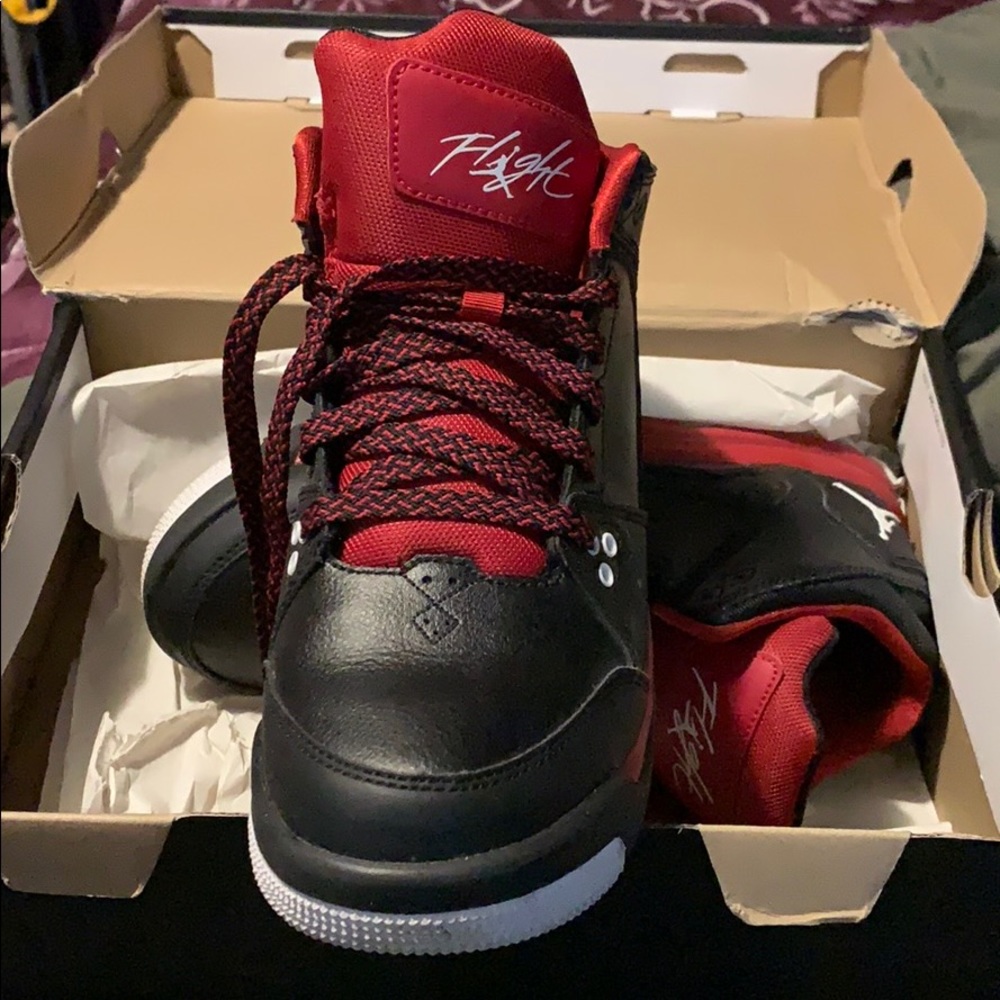 Jordan Flight Youth size 6 (women size 8)